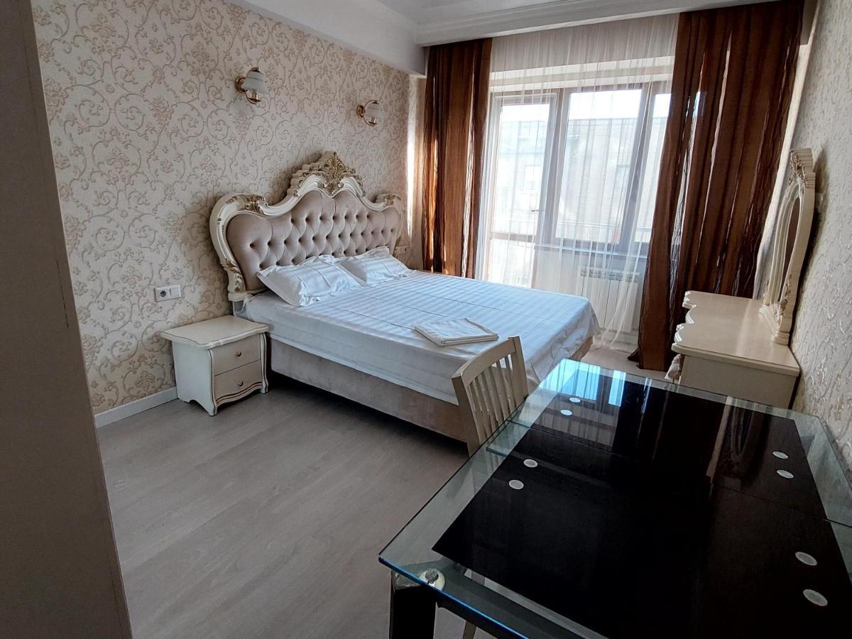 Elite Apartment In Street Mederova 50 Biskek Kültér fotó